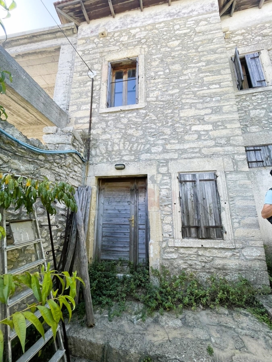 (For Sale) Residential Detached house || Irakleio/Nik. Kazantzakis - 153 Sq.m, 5 Bedrooms, 98.000€ 