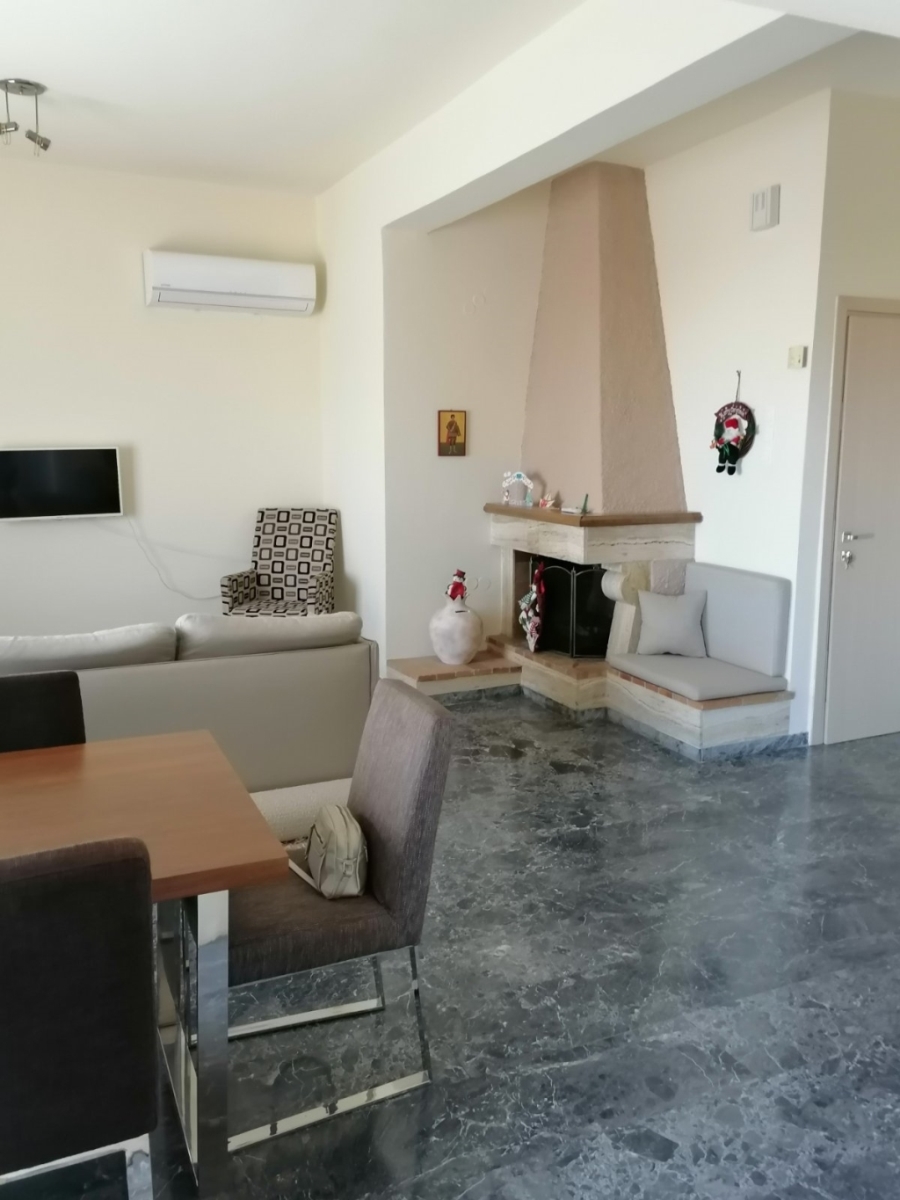 (For Sale) Residential Floor Apartment || Irakleio/Irakleio - 105 Sq.m, 2 Bedrooms, 155.000€ 