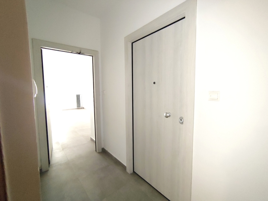  2 Ανακαινισμένα Διαμερίσματα προς Πώληση, 35 τ.μ. & 48 τ.μ. - (83 τ.μ), 2 Υ/Δ, 165.000€ 