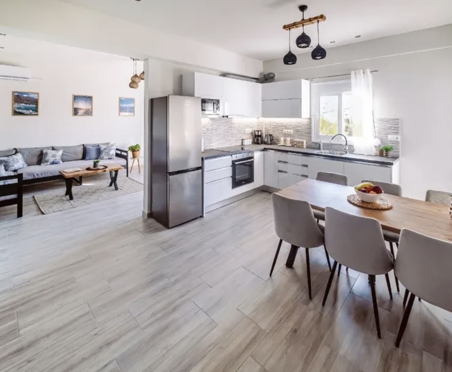 (For Rent) Residential Apartment || Irakleio/Irakleio - 100 Sq.m, 2 Bedrooms, 890€ 